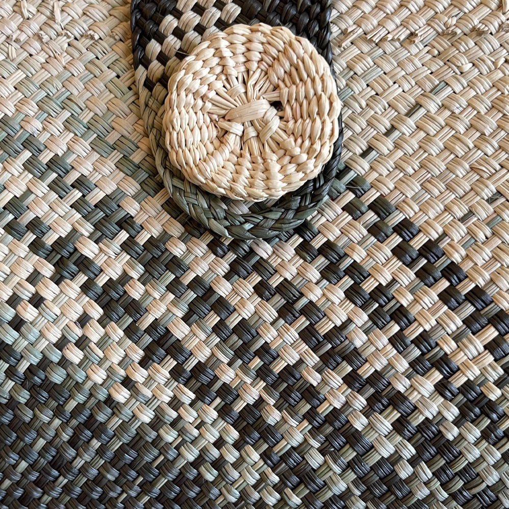 Straw hand tote Aqua